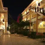 Athina Апарт-отель 4*