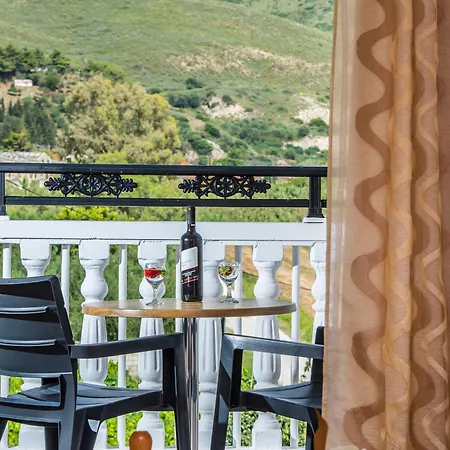 Athina 4* Kalamákion