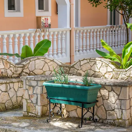 Athina Aparthotel 2*