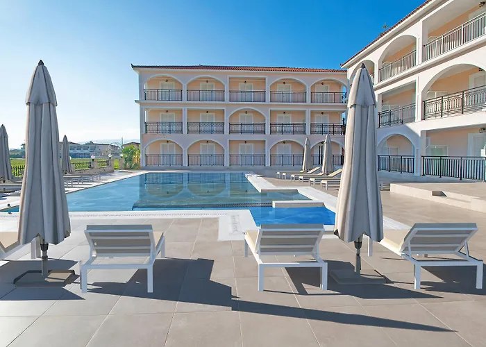 Athina Apartahotel