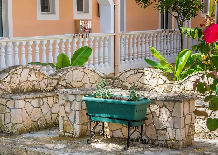 Athina Apartahotel 4*