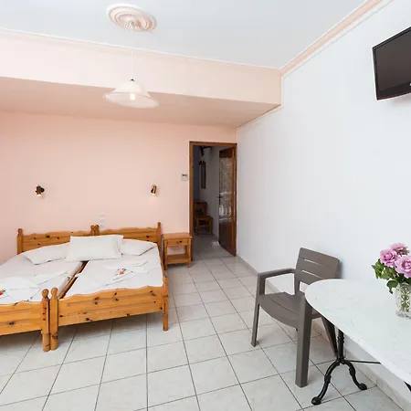 Hotel apartamentowy Athina Kalamákion