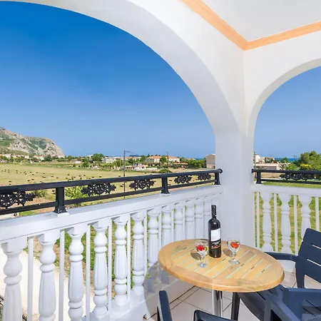 雅典娜公寓旅馆 公寓式酒店 Kalamákion