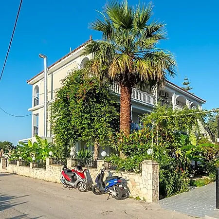 Hotel apartamentowy Athina Kalamákion
