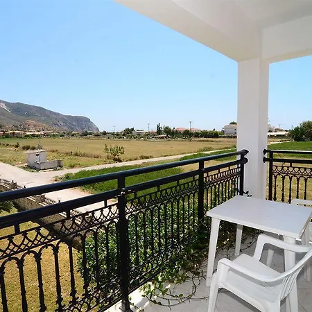 Athina Lejlighedshotel