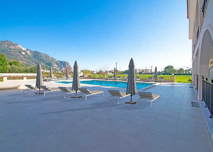 Athina Апарт-отель 4*