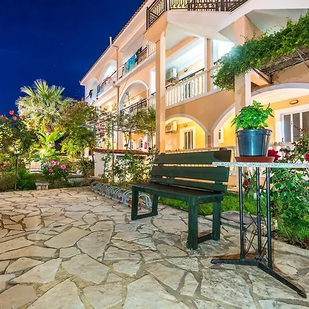 Apartmanhotel Athina 2*