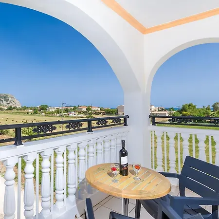 Athina 4* Kalamákion